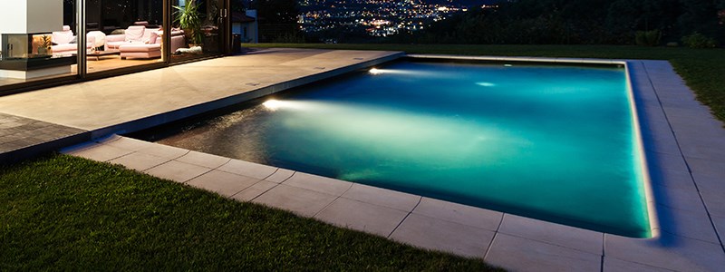 Osvětlení bazénu a jeho okolí