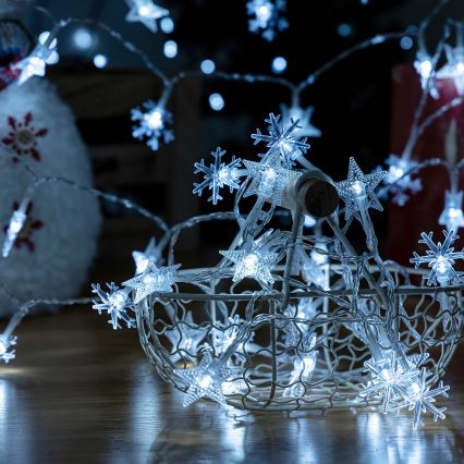 Aigostar - LED Venkovní vánoční řetěz 25xLED/8 funkcí 3xAA 2,5 m IP44 studená bílá