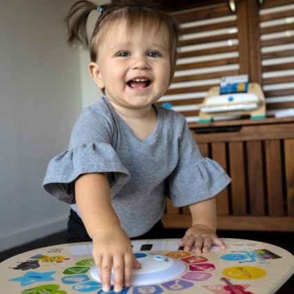 Baby Einstein - Dětský aktivní hudební stolek MAGIC TOUCH HAPE