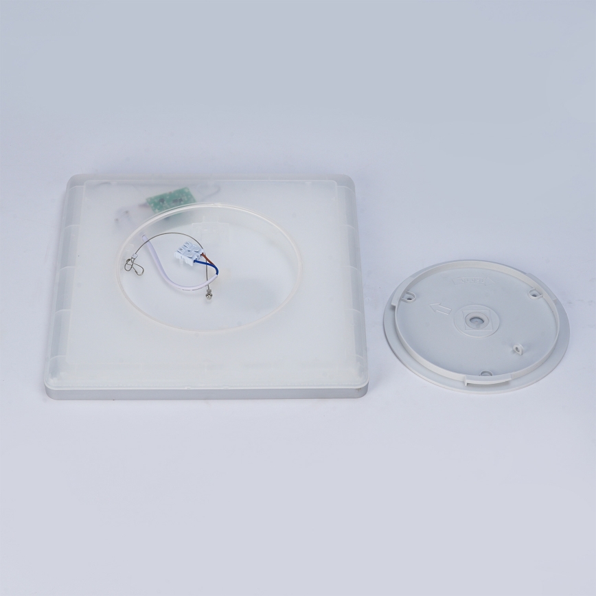 Brilagi - LED Koupelnové stropní svítidlo ULTRA SLIM LED/18W/230V 30x30 cm stříbrná IP54