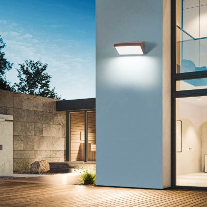 Brilagi - LED RGBW Stmívatelné venkovní nástěnné svítidlo TRIANGLE 1xE27/15W/230V 2700-6500K IP65 hnědá