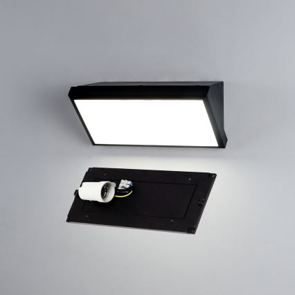 Brilagi - LED RGBW Stmívatelné venkovní nástěnné svítidlo TRIANGLE 1xE27/9W/230V 2700-6500K IP65 černá