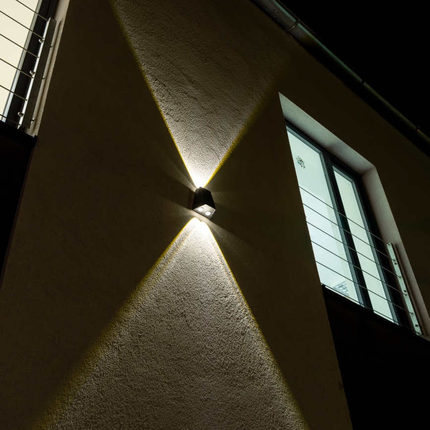Brilagi - LED Solární nástěnné svítidlo PYRAMID LED/2W/3,2V 1300 mAh IP54