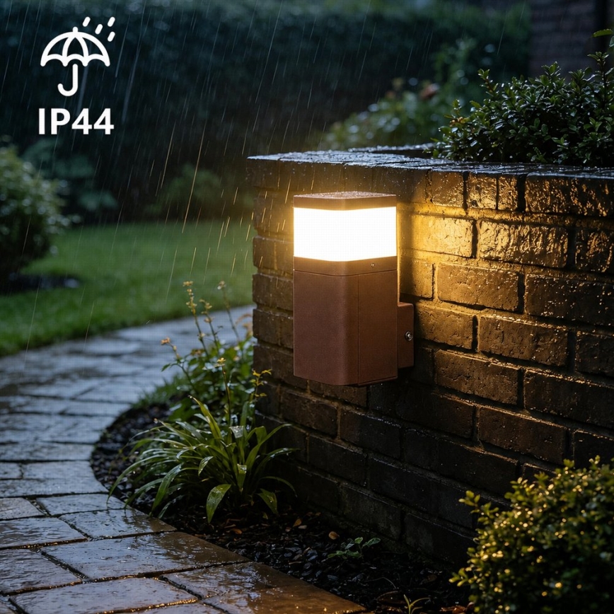 BRILAGI - Venkovní nástěnná lampa se zásuvkou SCHUKO PILLAR 1xG9/11W/230V IP44 hnědá