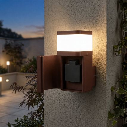 BRILAGI - Venkovní nástěnná lampa se zásuvkou SCHUKO PILLAR 1xG9/11W/230V IP44 hnědá