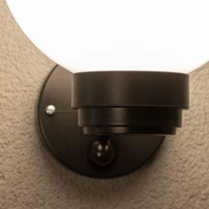 BRILAGI - Venkovní nástěnné svítidlo se senzorem pohybu HARBOR 1xE27/40W/230V IP33 antracit/bílá