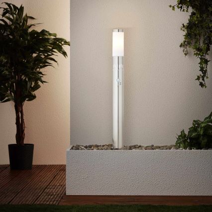 Brilliant - LED Venkovní lampa se senzorem LEIGH LED/0,9W/230V + 1xE27/11W 80 cm IP44 lesklý chrom