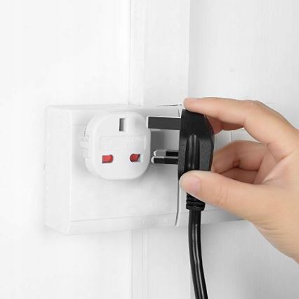Cestovní adaptér UK/EU 230V bílá