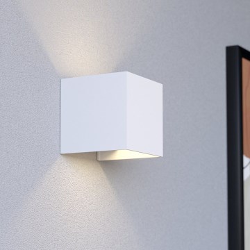 Eglo - LED Stmívatelné venkovní nabíjecí nástěnné svítidlo se senzorem pohybu a soumraku LED/2,2W/5V IP44 bílá