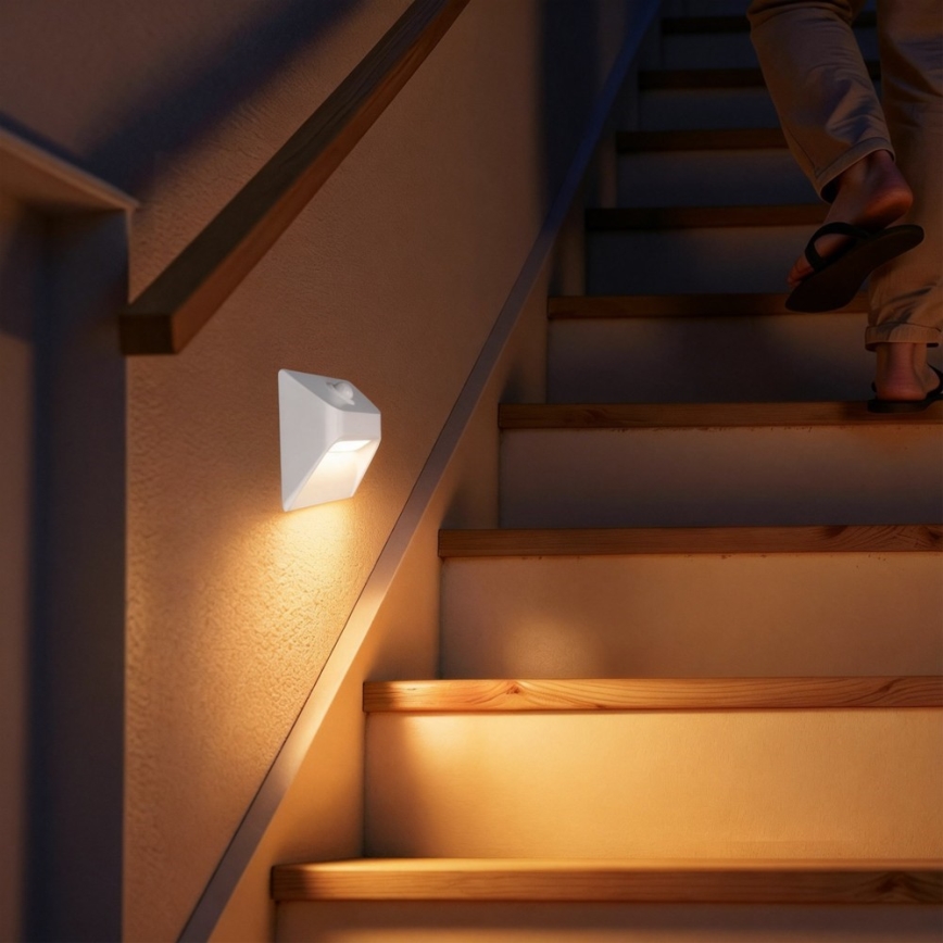 Immax 08308L - LED Nabíjecí schodišťové svítidlo se senzorem STEP LIGHT LED/0,3W/3,7V 2200 mAh IP53 bílá