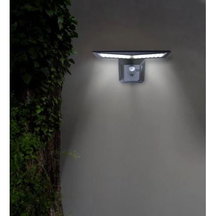 LED Solární nástěnné svítidlo se senzorem LED/2,6W/5,5V IP65 1800 mAh černá
