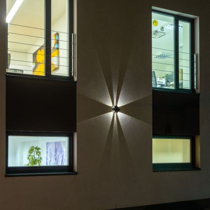 LED Solární nástěnné svítidlo se senzorem LED/2W/5V IP54