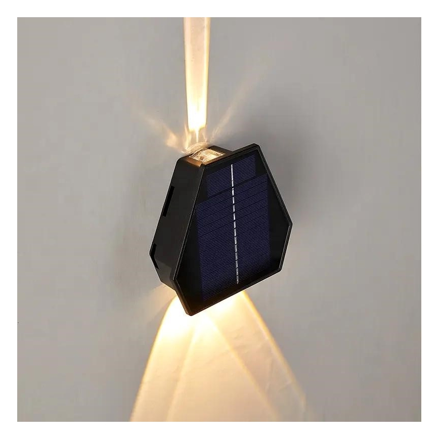 LED Solární nástěnné svítidlo se senzorem LED/2W/5V IP54 1300 mAh