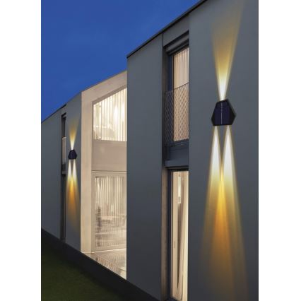 LED Solární nástěnné svítidlo se senzorem LED/2W/5V IP54 1300 mAh