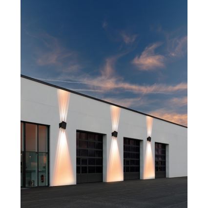 LED Solární nástěnné svítidlo se senzorem LED/2W/5V IP54 1300 mAh