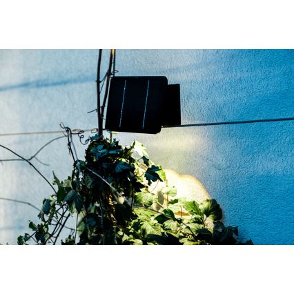 LED Solární nástěnné svítidlo se senzorem LED/2W/5V IP54 1300 mAh