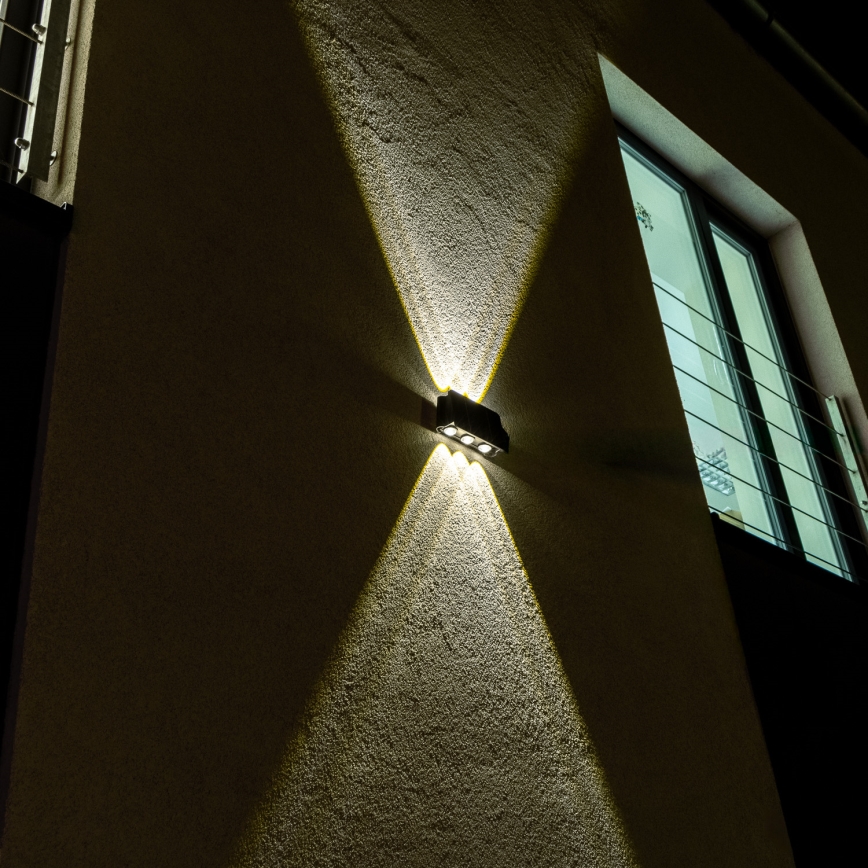 LED Solární nástěnné svítidlo se senzorem LED/2W/5V IP54 1300 mAh