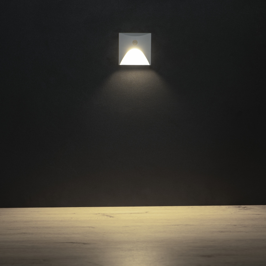 LED Schodišťové svítidlo se senzorem pohybu a soumraku EXIN LED/2,5W/230V 4000K IP65 bílá hranatý