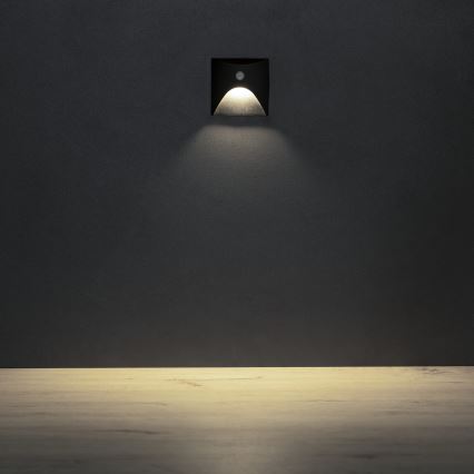 LED Schodišťové svítidlo se senzorem pohybu a soumraku EXIN LED/2,5W/230V 4000K IP65 černá hranatý