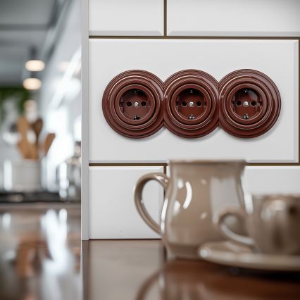 Kliklap - Trojitá retro zásuvka domovní s rámečkem SCHUKO 230V hnědá