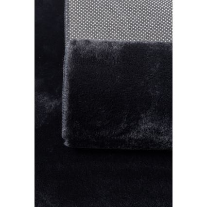 Koberec RABBIT-FOX 160x230 cm černá