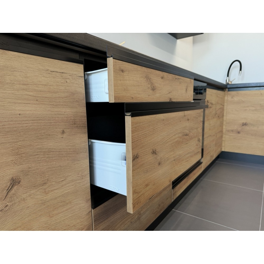 Kuchyňská linka MARINA 180 cm dub craft/lesklá černá