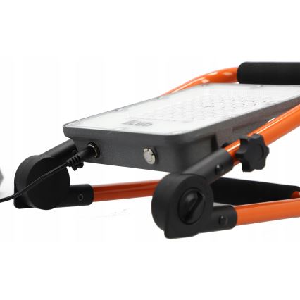 LED Nabíjecí reflektor se stojanem LED/100W/3,2V 5000K 5000 mAh IP65 oranžová