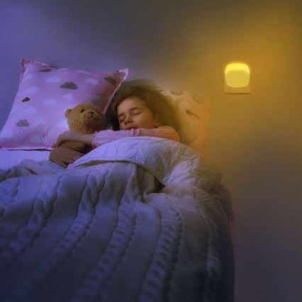 LED Noční světlo se senzorem SAMSUNG CHIP LED/0,5W/230V 65mm 3000K hranatý