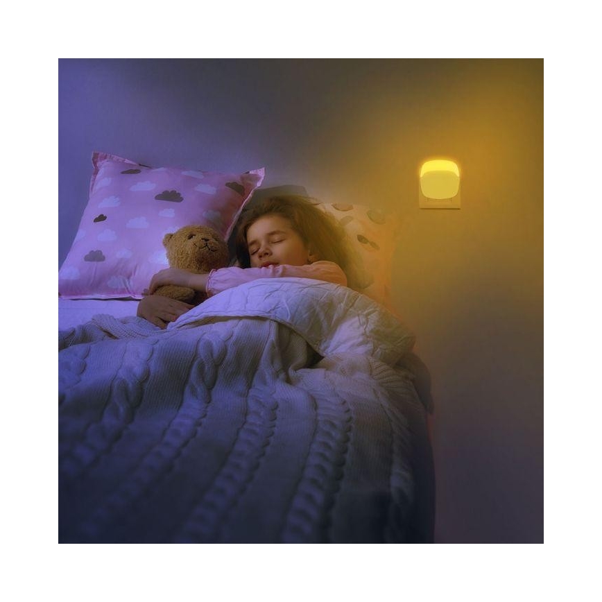 LED Noční světlo se senzorem SAMSUNG CHIP LED/0,5W/230V 65mm 3000K hranatý