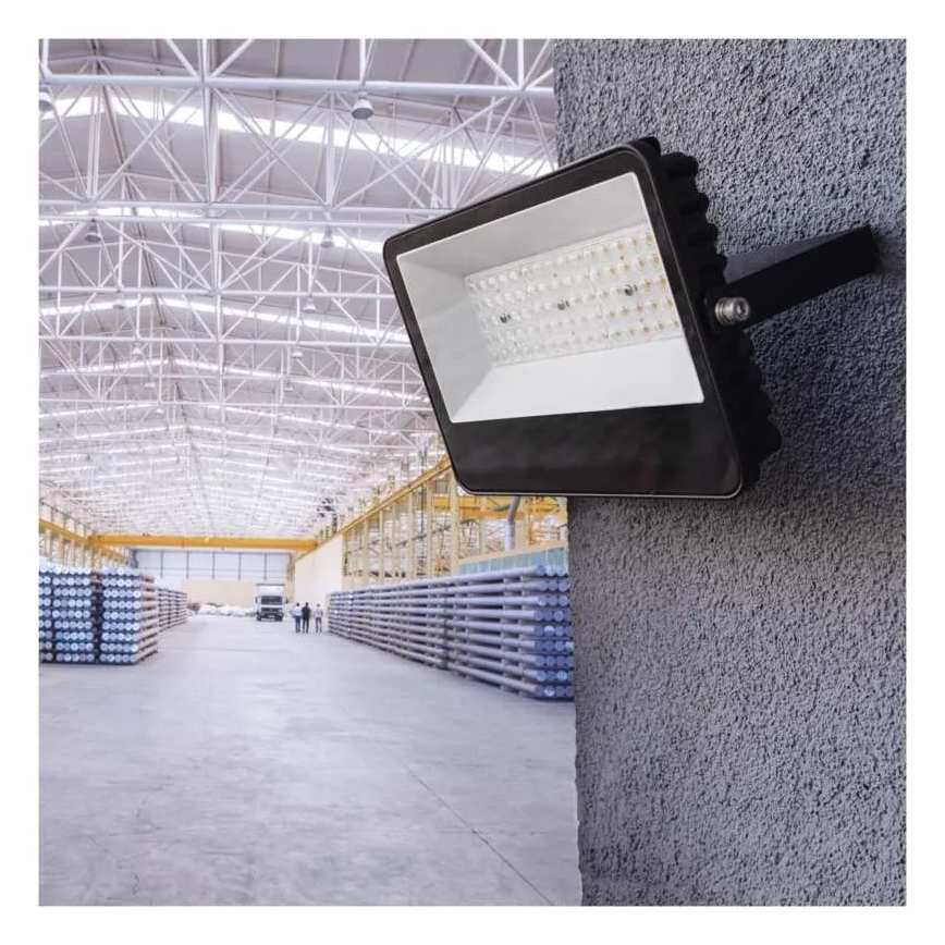 LED Reflektor AVENO LED/48W/230V 4000K 7200 lm IP66 černá