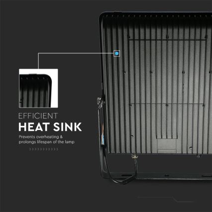 LED Reflektor LED/30W/230V 6400K IP65 černá