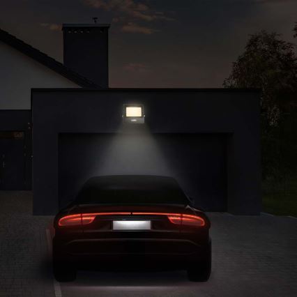 LED Reflektor se senzorem LED/50W/230V 6500K IP65 černá