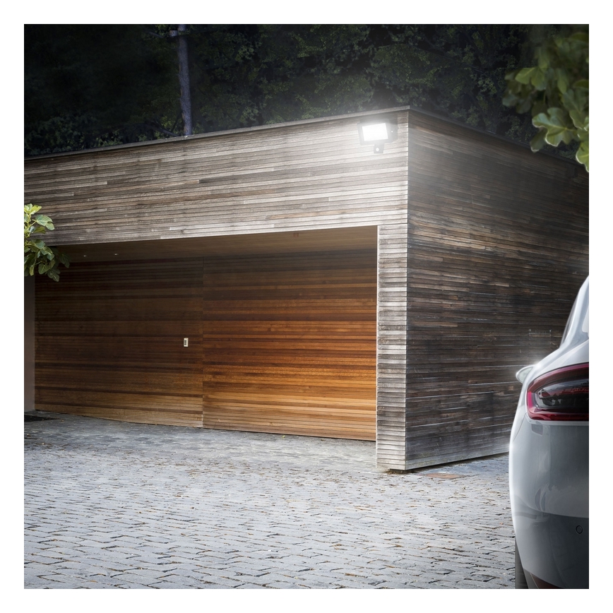 LED Reflektor se senzorem pohybu NOCTIS LUX 3 LED/50W/230V 3000K IP44 černá