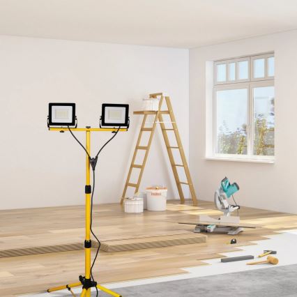 LED Reflektor se stojanem 2xLED/30W/230V 6500K IP65 žlutá
