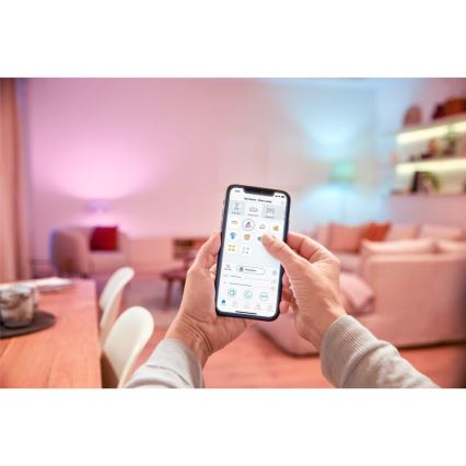 LED RGBW Stmívatelná žárovka C37 E14/4,9W/230V 2200-6500K CRI 90 Wi-Fi -WiZ