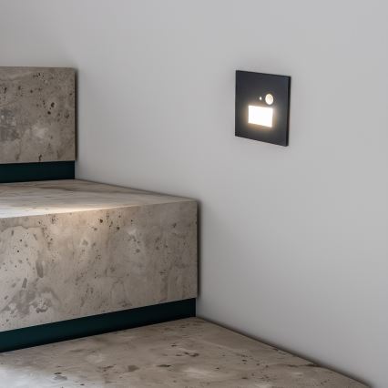 LED Schodišťové svítidlo se senzorem pohybu a soumraku LED/1,5W/230V 3000/4000/6000K antracit