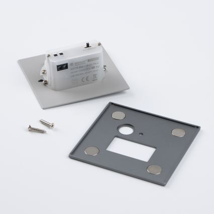 LED Schodišťové svítidlo se senzorem pohybu a soumraku LED/1,5W/230V 3000/4000/6000K stříbrná