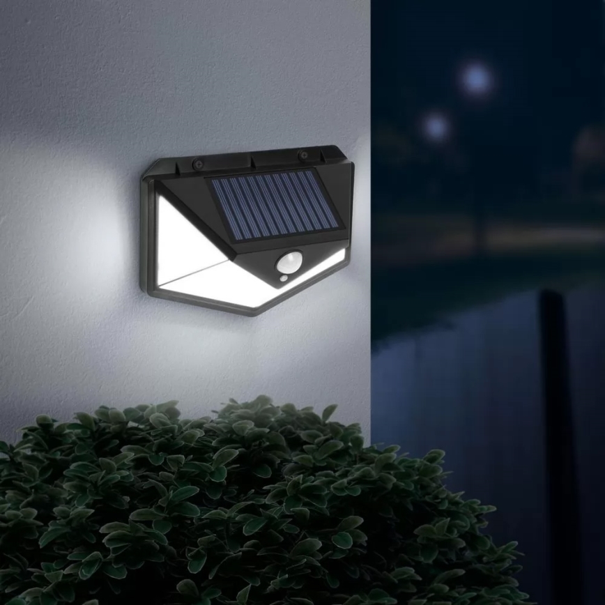 LED Solární nástěnné svítidlo se senzorem LED/5W/5,5V IP65 1200 mAh