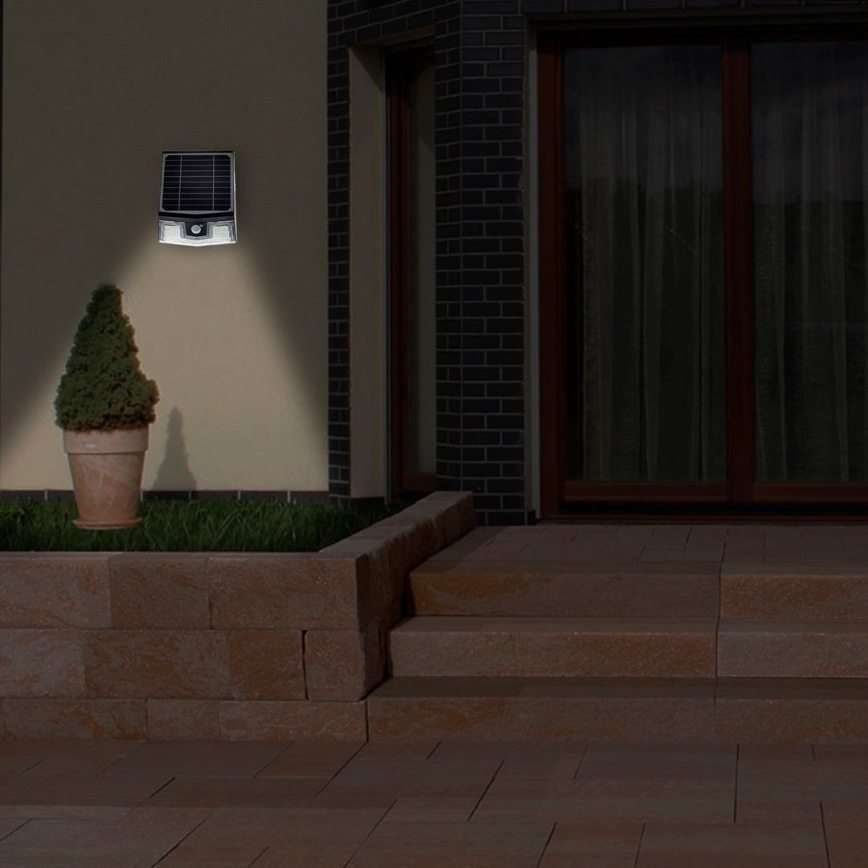 LED Solární nástěnné svítidlo se senzorem pohybu a soumraku TRANSFORMER LED/7W/3,7V IP65 + dálkové ovládání