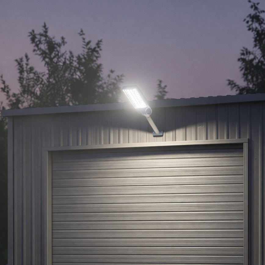 LED Stmívatelná solární pouliční lampa se senzorem VENICE LED/100W/3,2V 6000 mAh IP65 černá + dálkové ovládání
