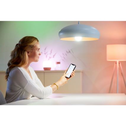 LED Stmívatelná žárovka C37 E14/4,9W/230V 2700-6500K CRI 90 Wi-Fi - WiZ