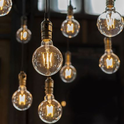LED Stmívatelná žárovka FILAMENT G125 E27/8W/230V 2200K