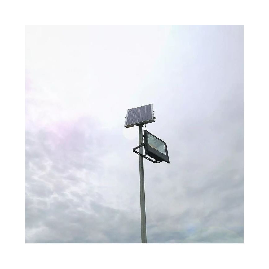 LED Stmívatelný solární reflektor LED/12W/3,2V 6000K IP65 5000 mAh + dálkové ovládání