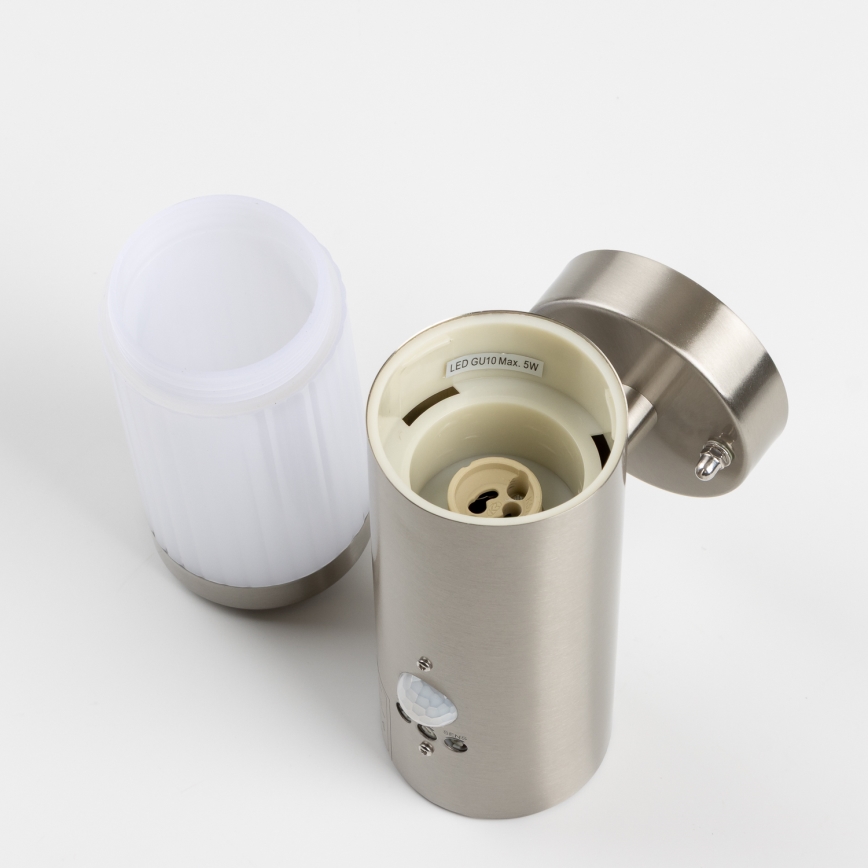 LED Venkovní nástěnné svítidlo se senzorem pohybu 1xGU10/5W/230V IP44 matný chrom