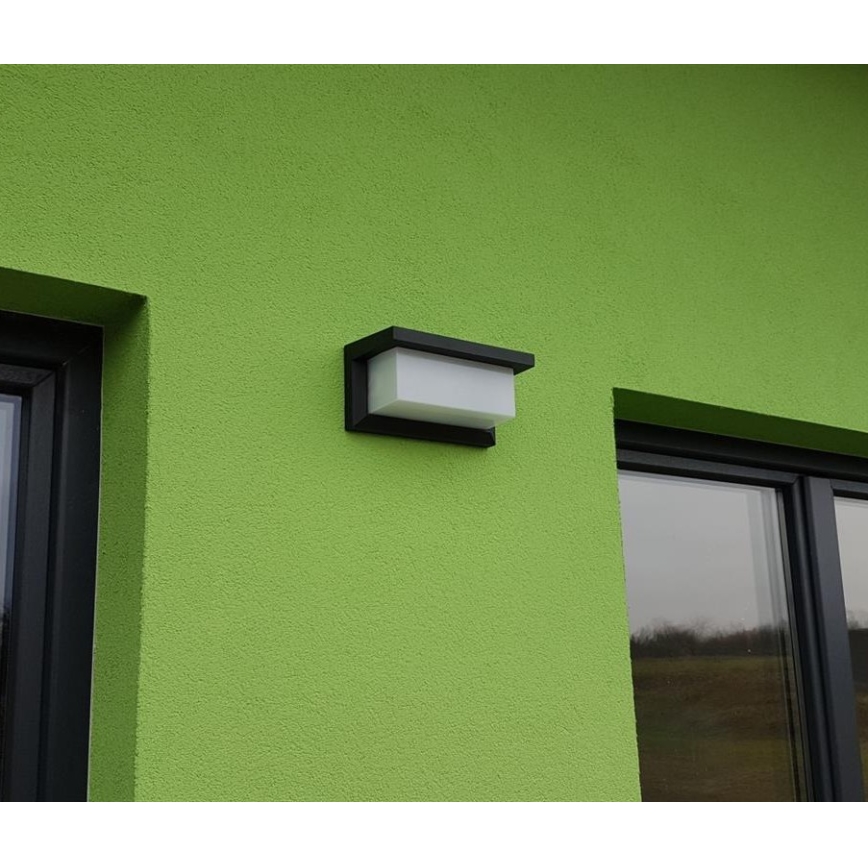 LED Venkovní nástěnné svítidlo se senzorem LED/12W/230V IP54 černá