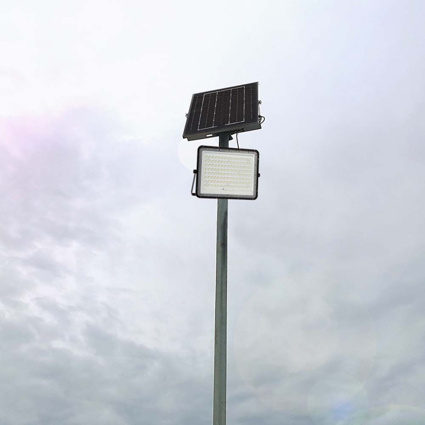 LED Venkovní solární reflektor LED/20W/3,2V 6400K černá IP65 16000 mAh + dálkové ovládání