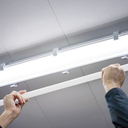 LED Zářivková trubice T8 G13/18W/230V 3000K 120 cm