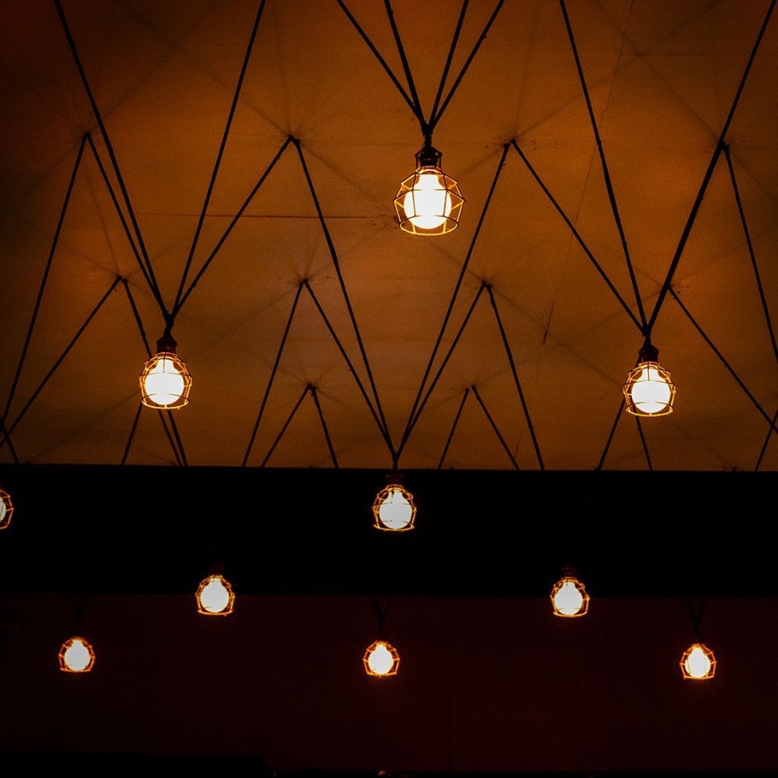 LED Žárovka FILAMENT G95 E27/6W/230V 3000K