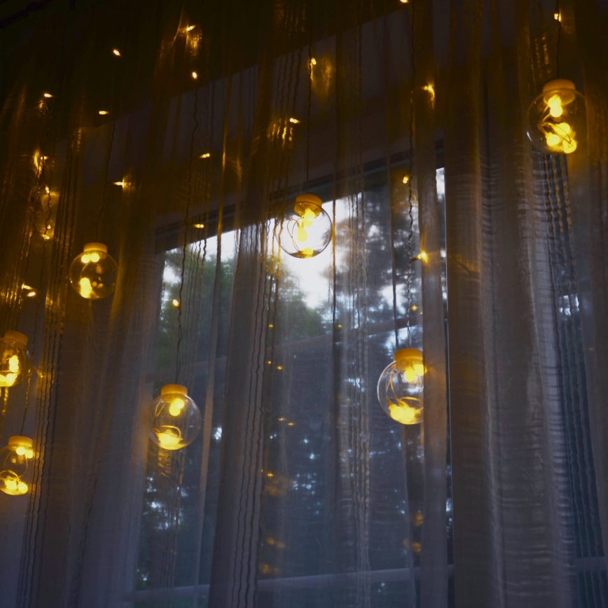 LED  závěs WISH BALLS 108xLED/8 funkcí 4,5 m teplá bílá