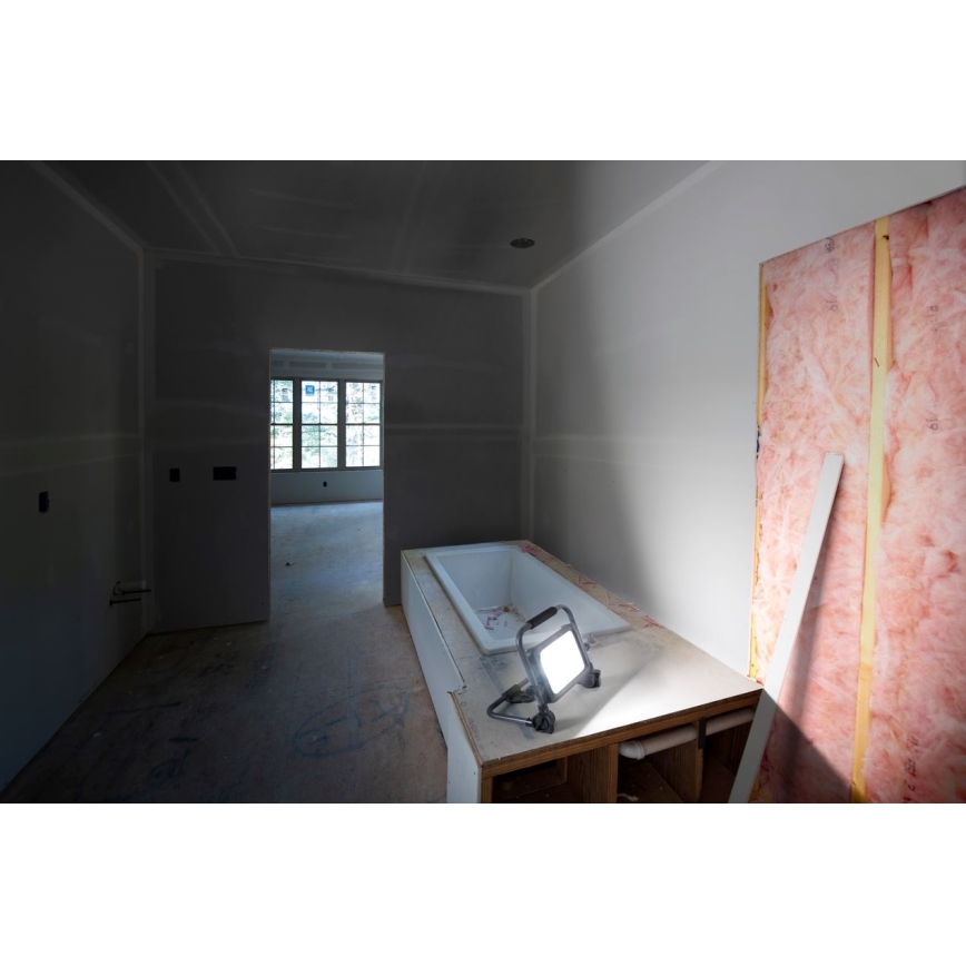 Ledvance - LED Stmívatelný venkovní nabíjecí reflektor WORKLIGHT BATTERY LED/20W/5V 2200 mAh IP54